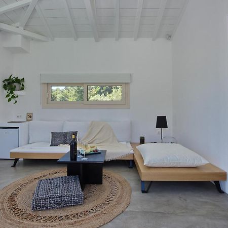Eleon Suites New Isomata Exterior foto
