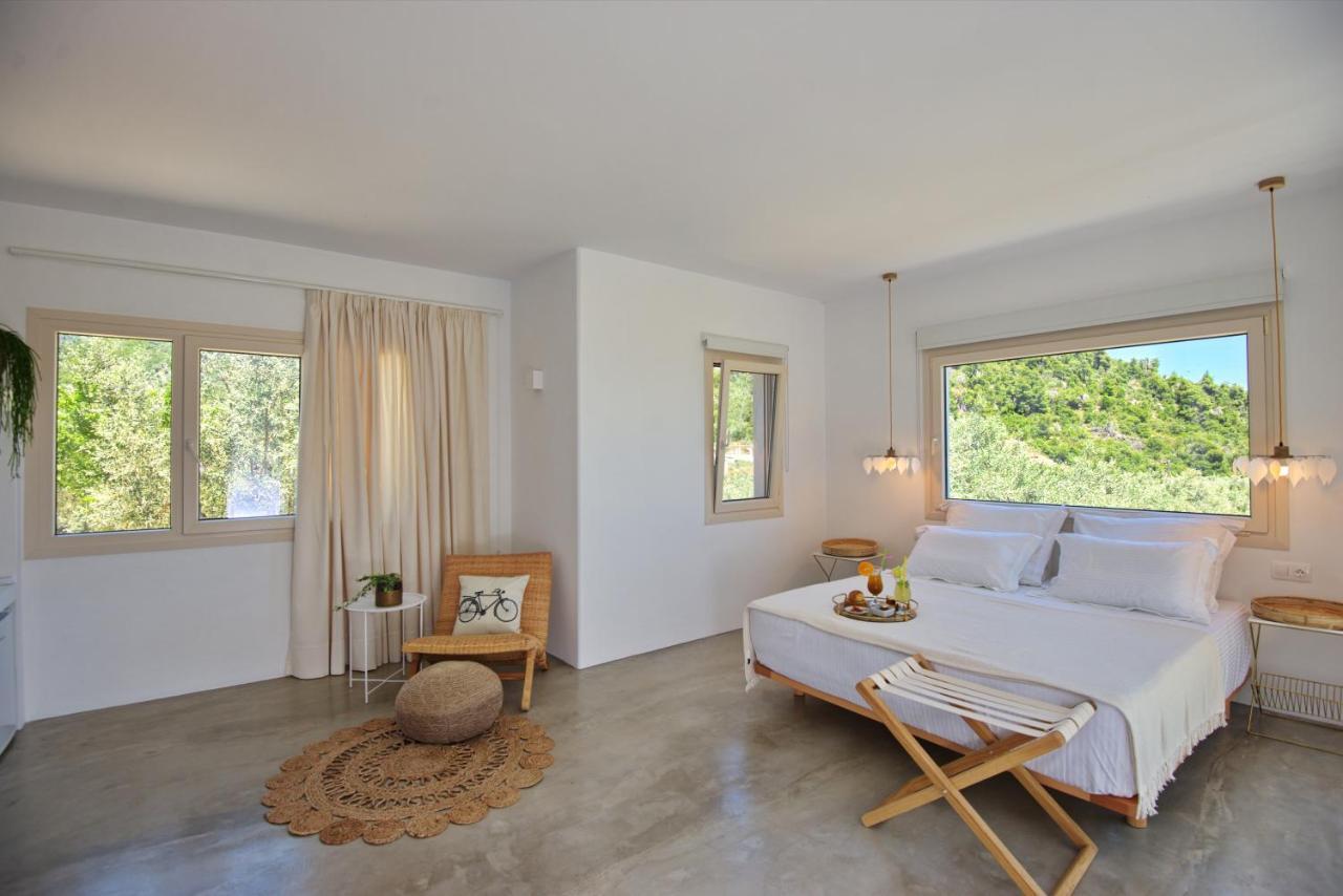 Eleon Suites New Isomata Exterior foto