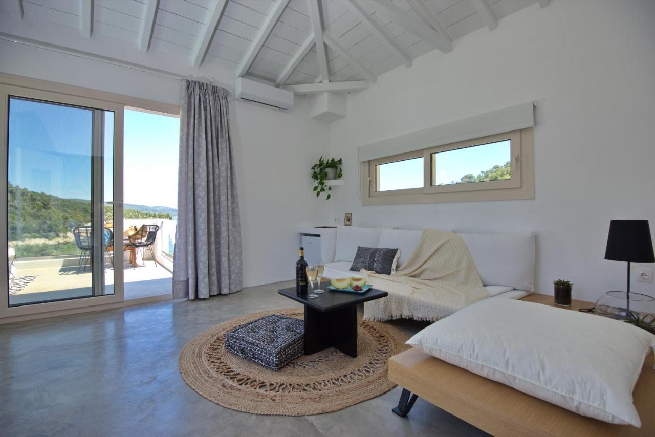 Eleon Suites New Isomata Exterior foto